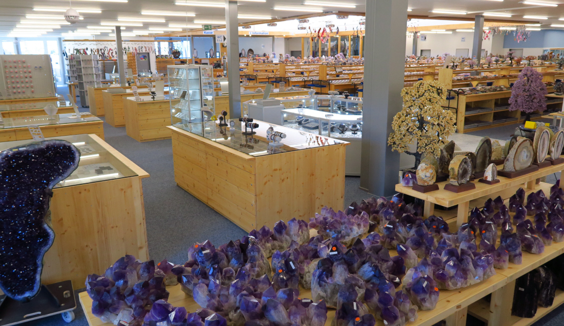 Edelsteine und Mineralien Showroom in Uznach Edelsteine und Mineralien Showroom in Uznach